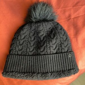 Black Lululemon Pom beanie great condition